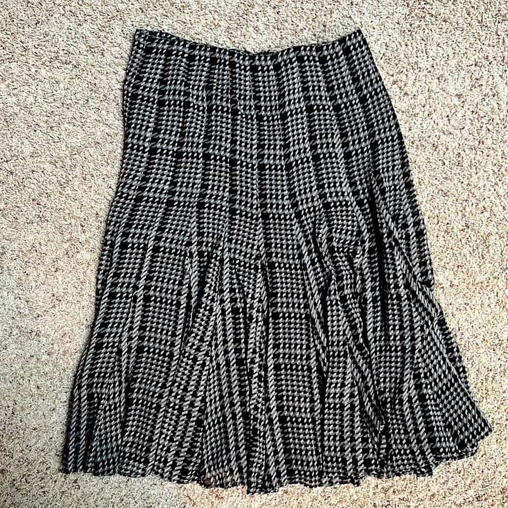 Skirt, Jones New York Collection, size 12, midi skirt. Pet and smoke free home.